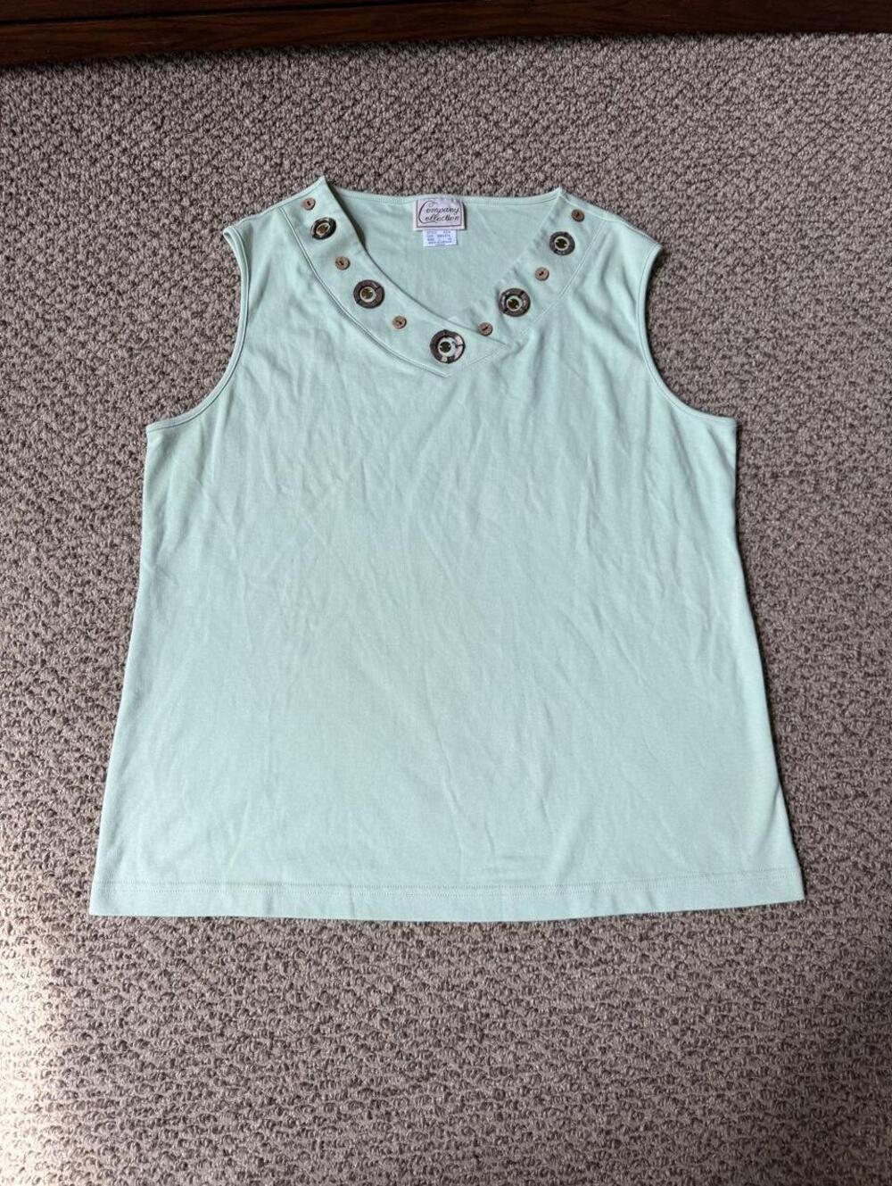 Green vinagre y2k tank blouse with brown buttons